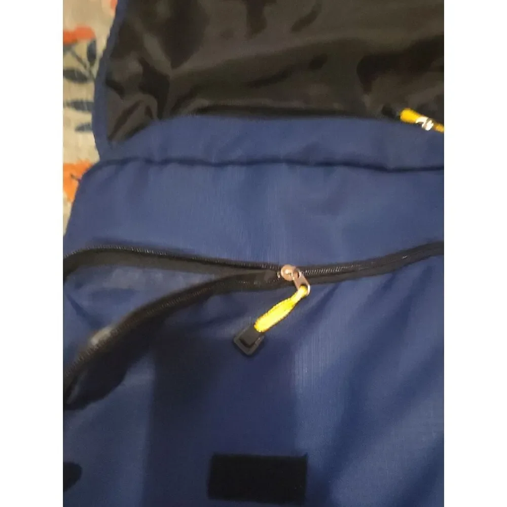 University Of Michigan.. Blue Crossbody Messenger Bag with Yellow Accents